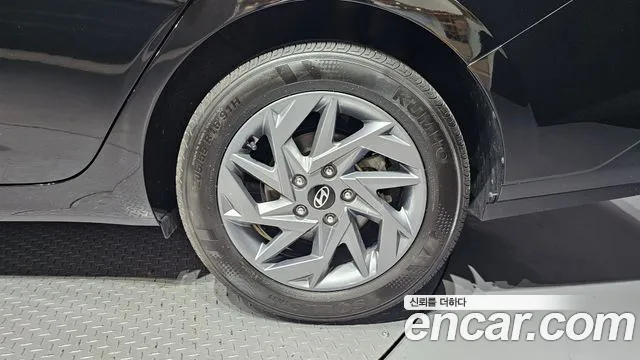 Hyundai AVANTE Новый Avante (CN7) — Фото автомобиля 21