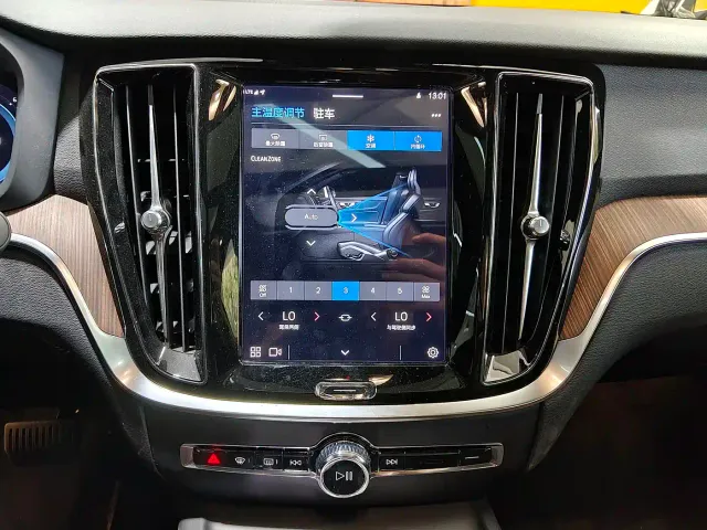 Volvo S60 — Фото автомобиля 14