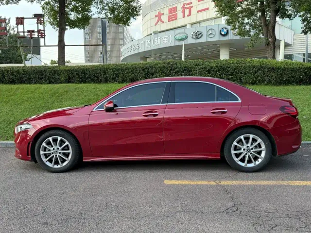 Mercedes-Benz A-Class — Фото автомобиля 3