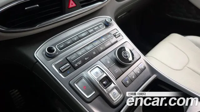 Hyundai Santafe — Фото автомобиля 9