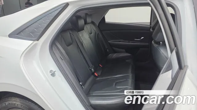 Hyundai Avante CN7 — Фото автомобиля 12