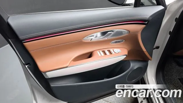 Genesis GV70 — Фото автомобиля 13