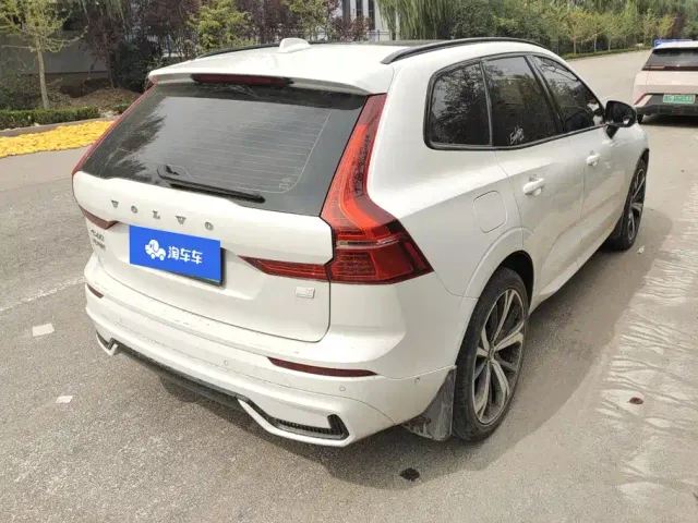 Volvo XC60 — Фото автомобиля 3
