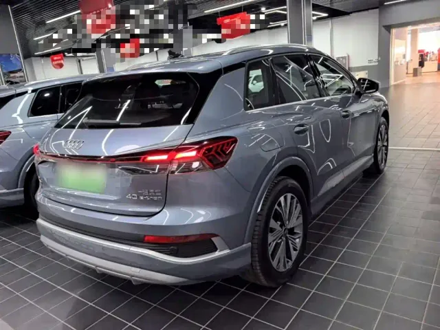 Audi Q4 e-tron — Фото автомобиля 6