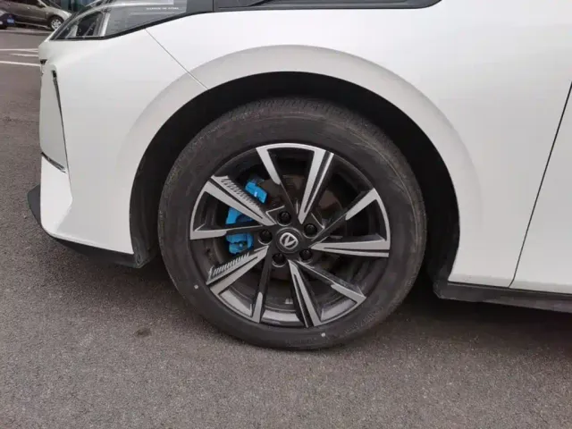 Changan Eado — Фото автомобиля 22