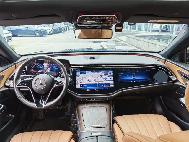 Mercedes-Benz E-Class — Фото автомобиля 19