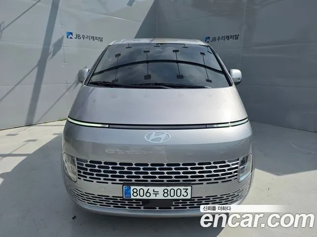 Фотография автомобиля — Hyundai Staria