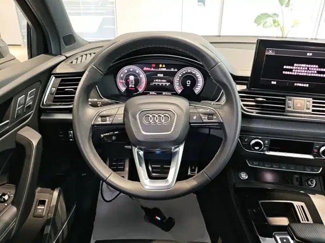 Audi Q5L — Фото автомобиля 10
