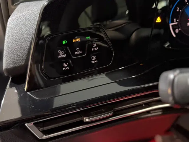 Volkswagen Golf — Фото автомобиля 11