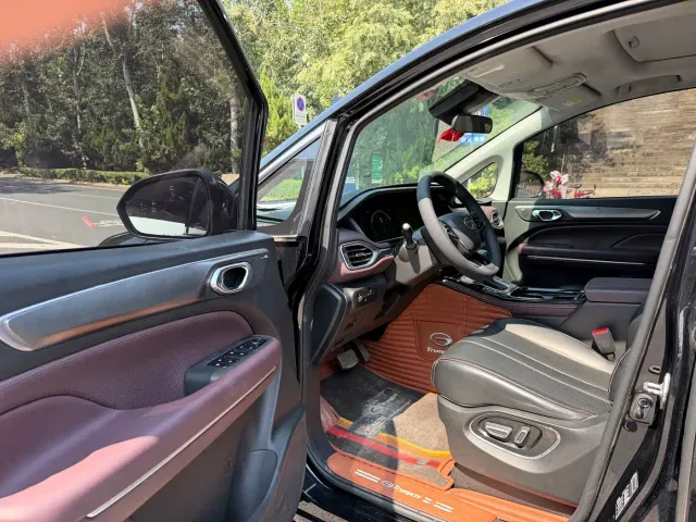 GAC Trumpchi M6 — Фото автомобиля 13