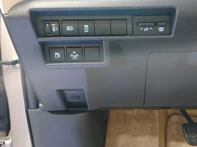 Toyota Sienna — Фото автомобиля 19