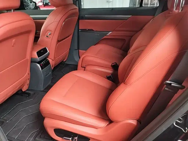 Dongfeng Yipai eπ008 2024 210Max Range Extender 6-Seater — Фото автомобиля 16