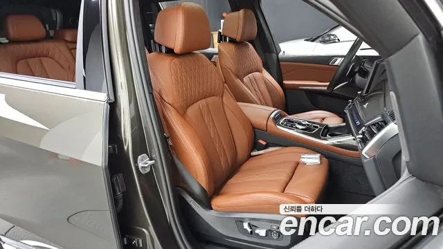 BMW X7 — Фото автомобиля 24