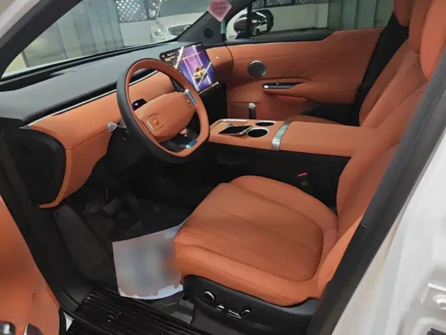 Changan Qiyuan E07 — Фото автомобиля 14