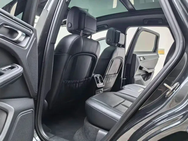 Porsche Macan — Фото автомобиля 12