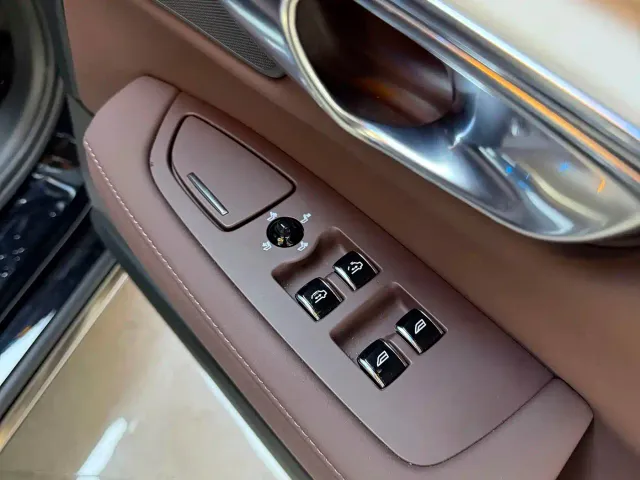 Volvo S90 — Фото автомобиля 18