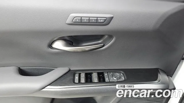 Lexus UX UX300h — Фото автомобиля 25