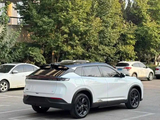 Dongfeng Fengshen L7 — Фото автомобиля 4