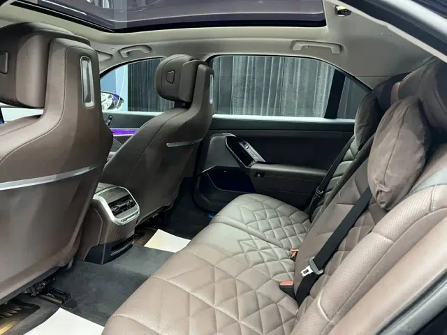 BMW 7 Series — Фото автомобиля 28