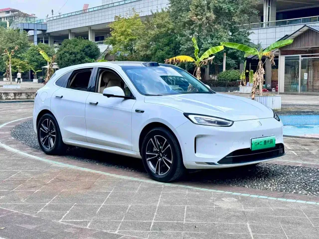 AITO Wenjie AITO M5 2025 Extended Range Ultra AWD — Фото автомобиля 6