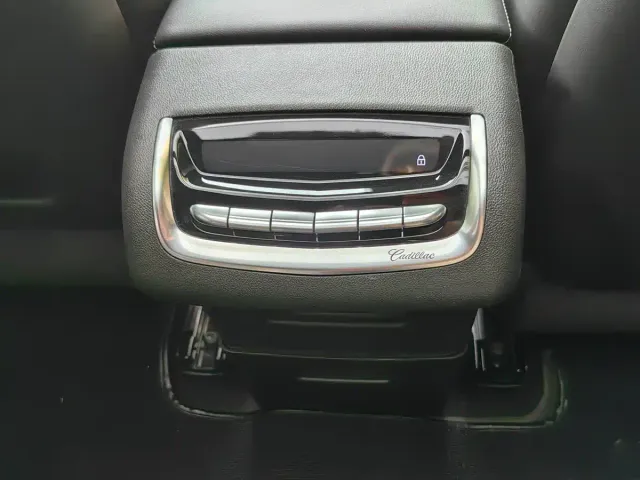 Cadillac XT6 — Фото автомобиля 20