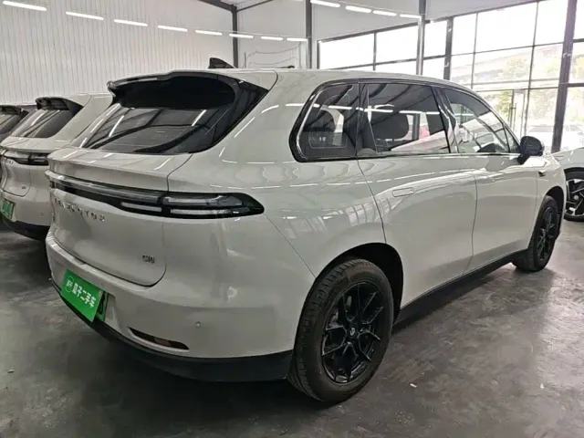 Leapmotor C10 — Фото автомобиля 4