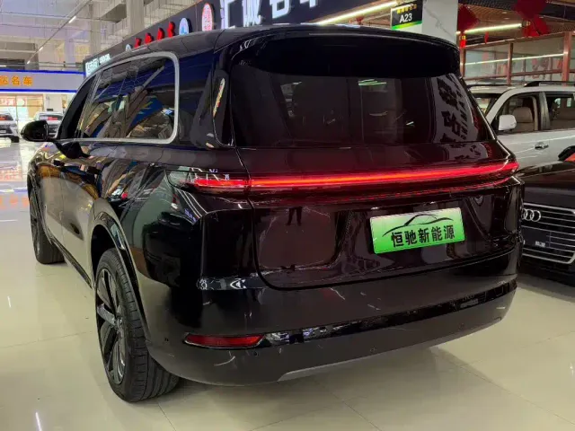 Li Auto L9 — Фото автомобиля 7