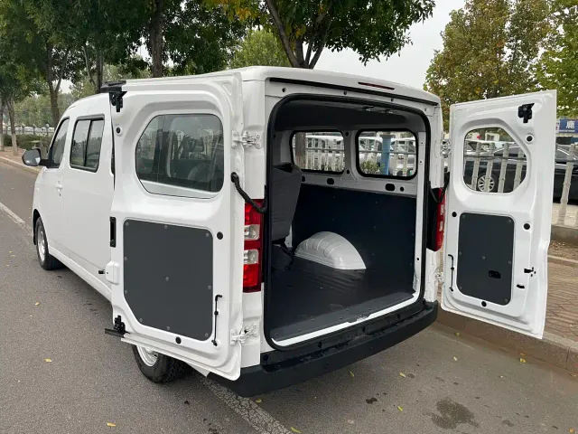 Wuling Yangguang — Фото автомобиля 13
