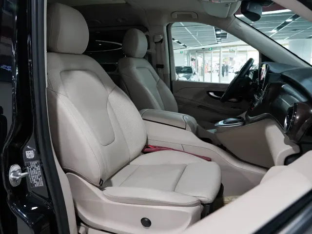 Mercedes-Benz V-Class — Фото автомобиля 15