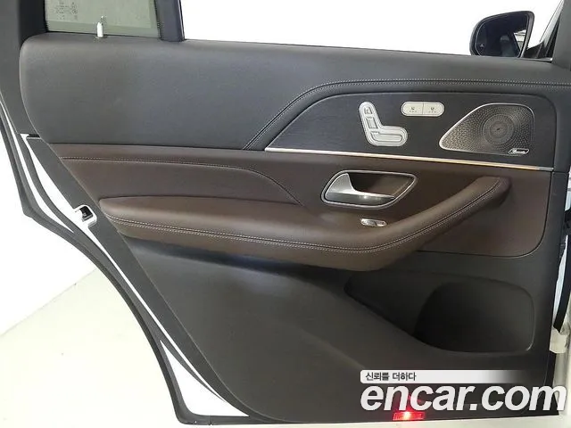 Mercedes-Benz GLS-Class — Фото автомобиля 16