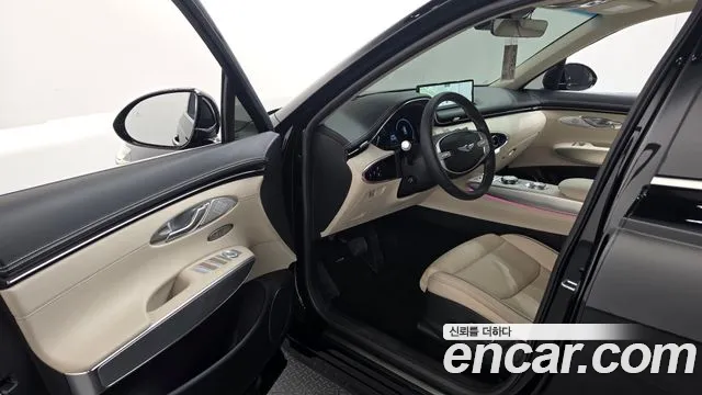 Genesis GV70 — Фото автомобиля 15