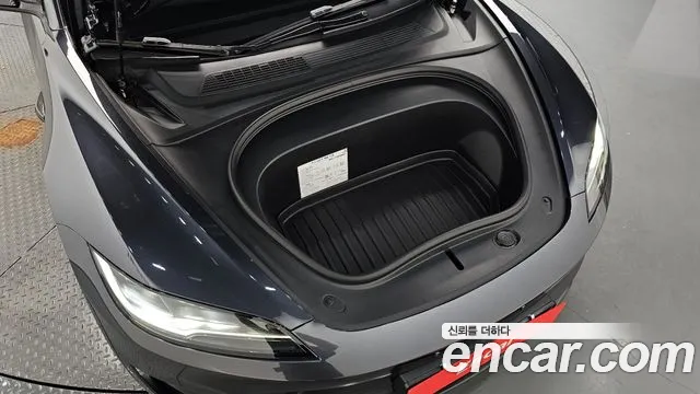 Tesla Model 3 — Фото автомобиля 8