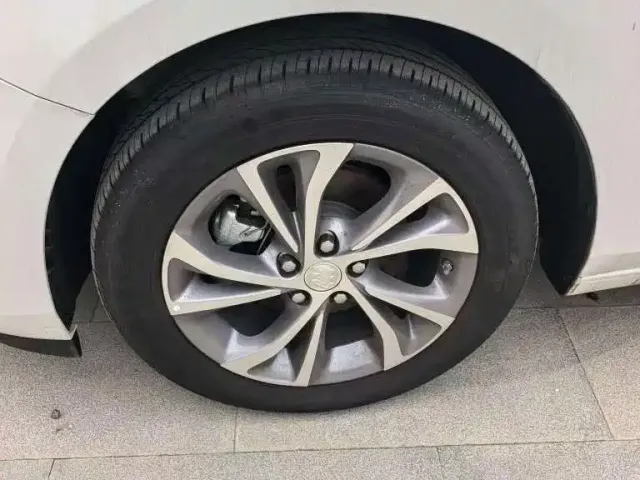 Buick Verano — Фото автомобиля 6