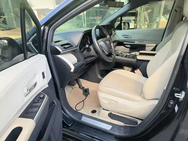 Toyota Granvia — Фото автомобиля 15