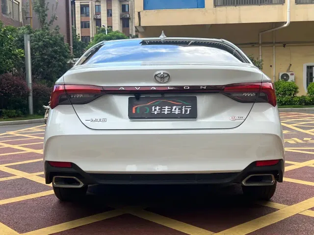 Toyota Avalon — Фото автомобиля 6