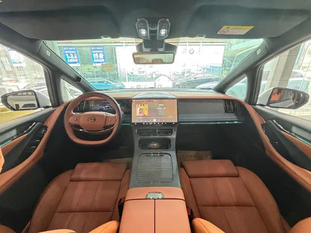 GAC Trumpchi Xiangwang M8 — Фото автомобиля 10