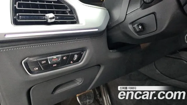 BMW XM G09 — Фото автомобиля 20