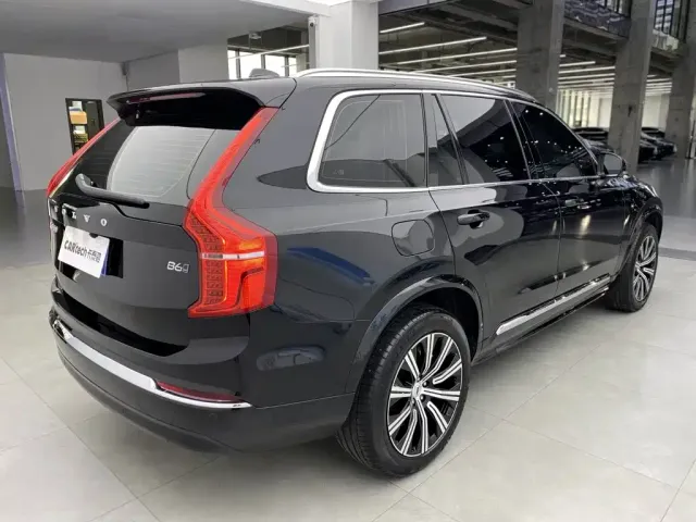 Volvo XC90 — Фото автомобиля 4