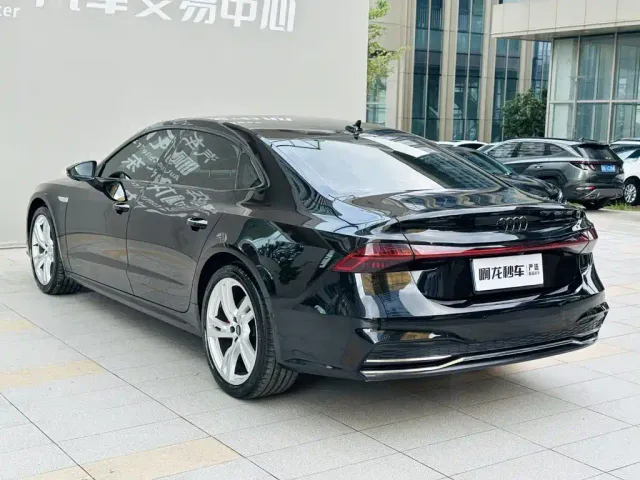 Audi A7L — Фото автомобиля 16