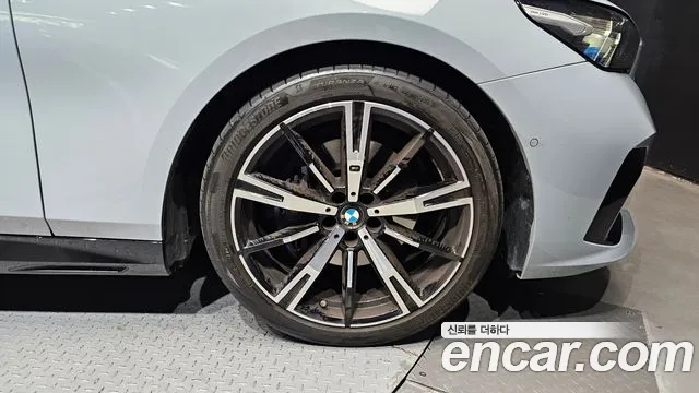 BMW 5-Series 5 серия (G60) 530i xDrive M Sport — Фото автомобиля 21