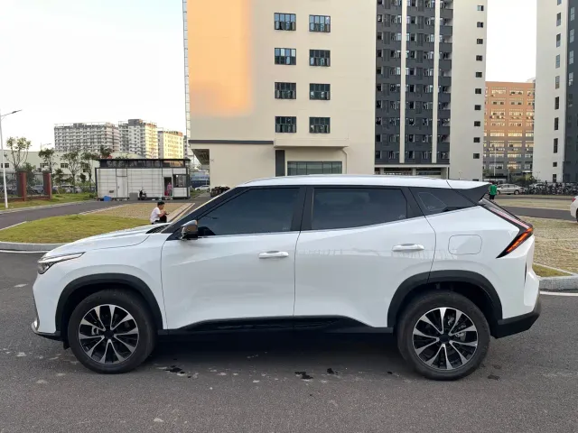 Geely Boyue — Фото автомобиля 13