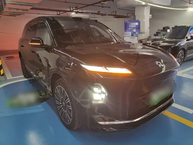 Nio ES8 — Фото автомобиля 3