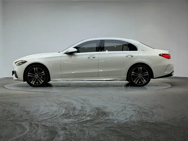 Mercedes-Benz C-Class — Фото автомобиля 4