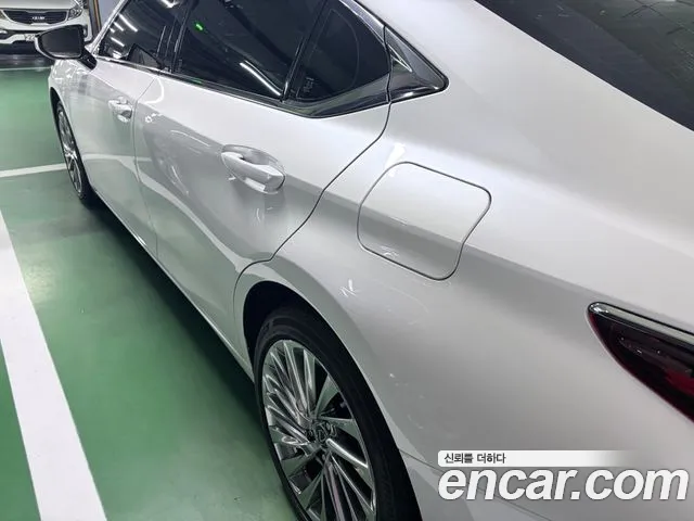 Lexus ES 7th Gen — Фото автомобиля 15