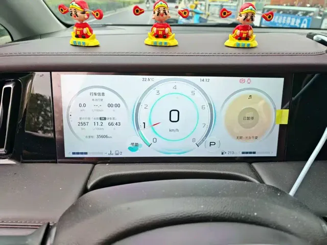 GAC Trumpchi M8 — Фото автомобиля 16