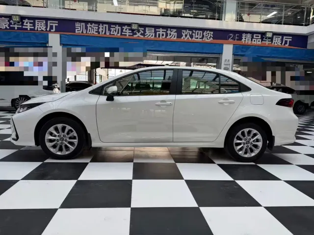 Toyota Corolla — Фото автомобиля 5
