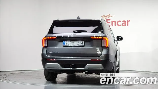 Ford Explorer — Фото автомобиля 4