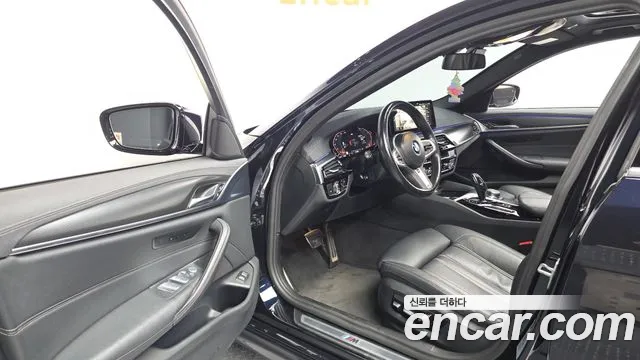 BMW 5 Series G30 — Фото автомобиля 10