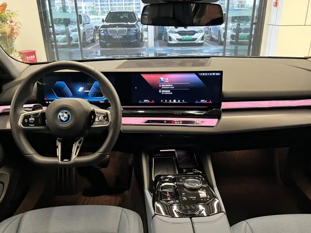 BMW i5 — Фото автомобиля 10
