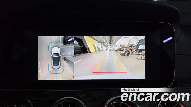 Mercedes-Benz E-Class — Фото автомобиля 4